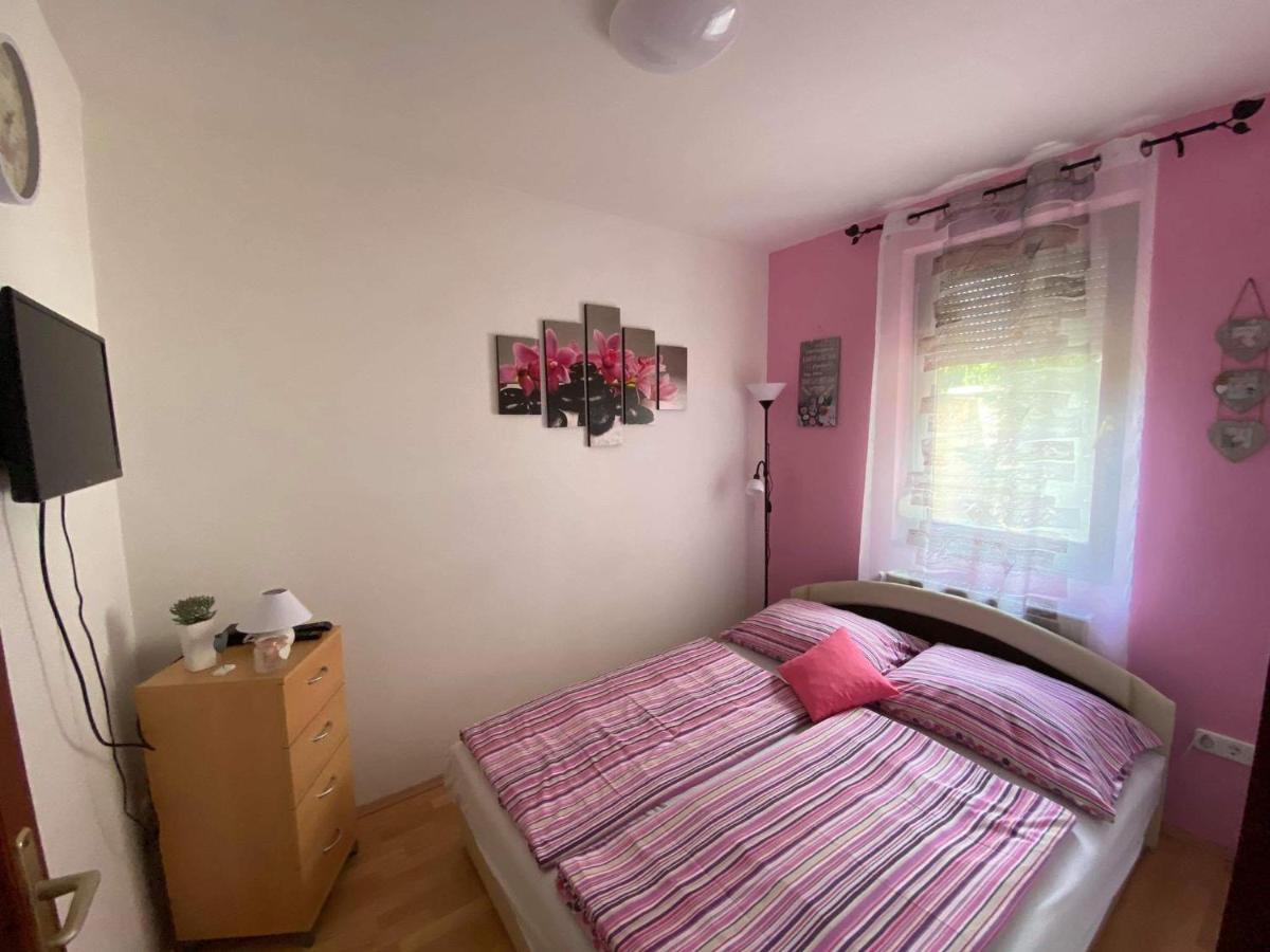Hellasz Apartman Gyula Eksteriør billede