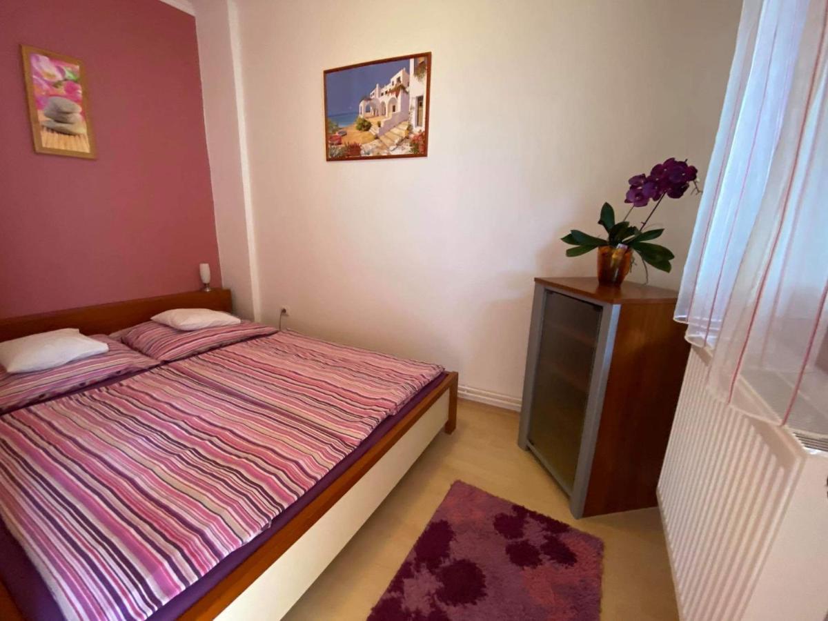 Hellasz Apartman Gyula Eksteriør billede