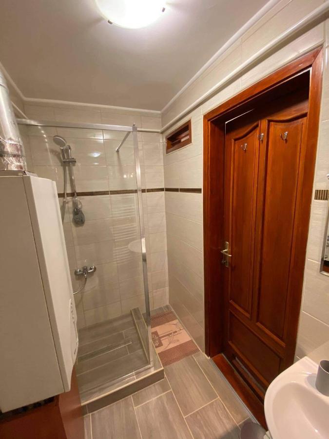 Hellasz Apartman Gyula Eksteriør billede