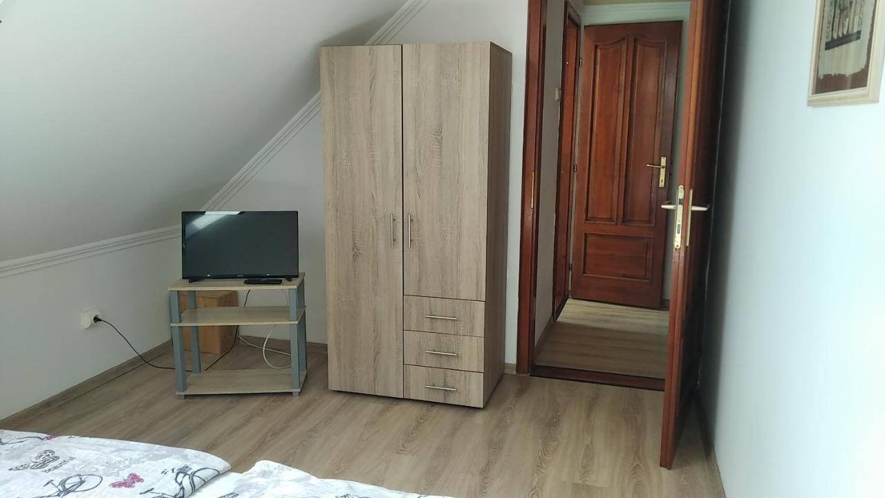 Hellasz Apartman Gyula Eksteriør billede