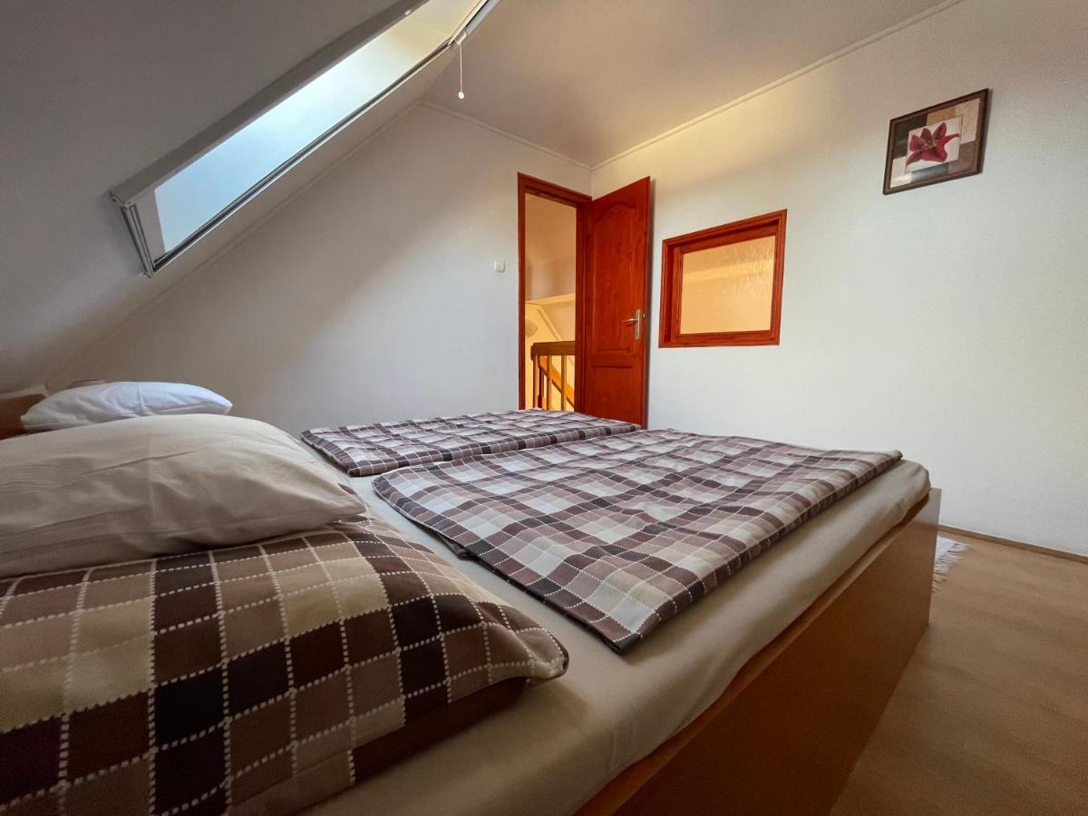 Hellasz Apartman Gyula Eksteriør billede