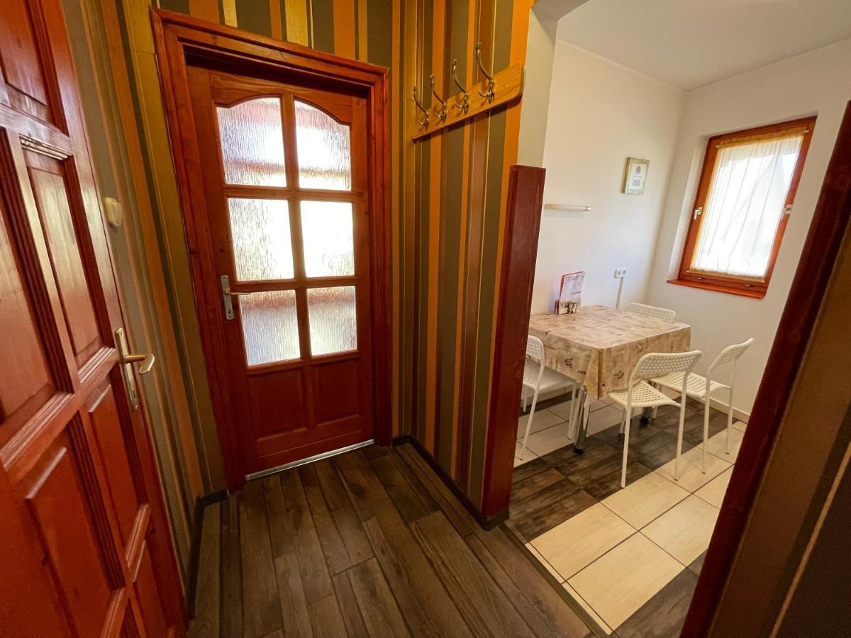 Hellasz Apartman Gyula Eksteriør billede